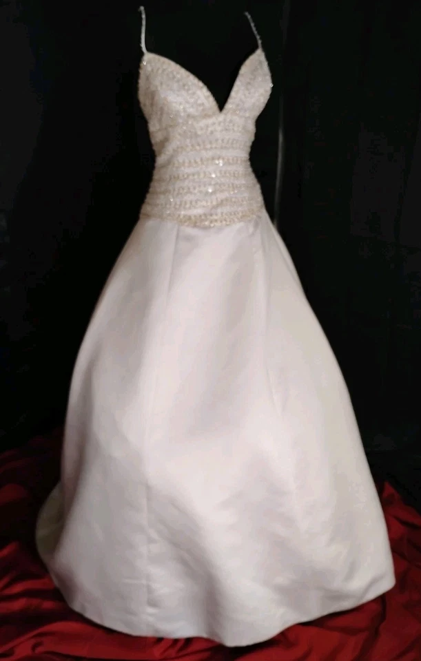 Eden Classic Rhinestone Wedding Gown Train Straps Sz 6 With Tags And Sequins Bag - Image 4 of 4