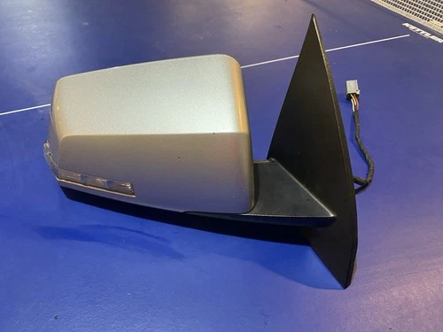 2014 2015 2016 GMC ACADIA PASSENGER SIDE SILVER Door Mirror OEM 25993769
