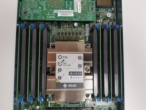 Cisco UCSB-B200-M5 Server Blade |192GB RAM PC4 NO HDD - Picture 7 of 13