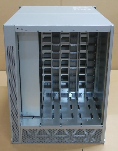 Arista DCS-7308 8-Slot Switch Chassis With 1x EM-7300-SUP 4x PWR-3KT-AC-RED - Picture 5 of 7