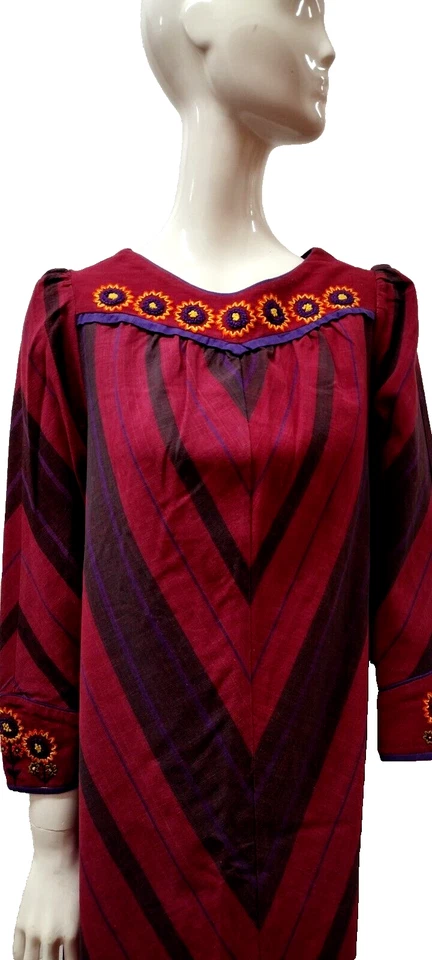 1970s Chevron Embroidered Dress Boho Mexican Made 70s Opus 1 Diana Hippie Floral - Image 4 of 4