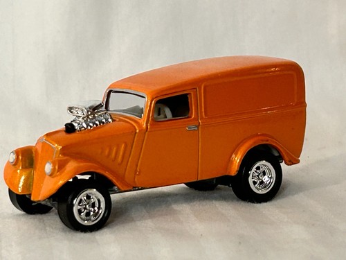 Johnny Lightning 1:64 Scale Woodys & Panels 1933 Willys, Orange - Picture 5 of 14