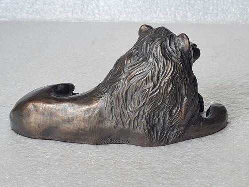 M. Dutton Lion Sculpture - Bronze Effect - Picture 5 of 18