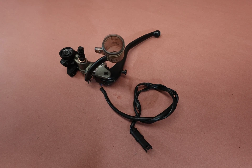 Cilindro maestro embrague delantero izquierdo Ducati Multistrada 1200 1200S 2010-2019 Foto 4 de 4