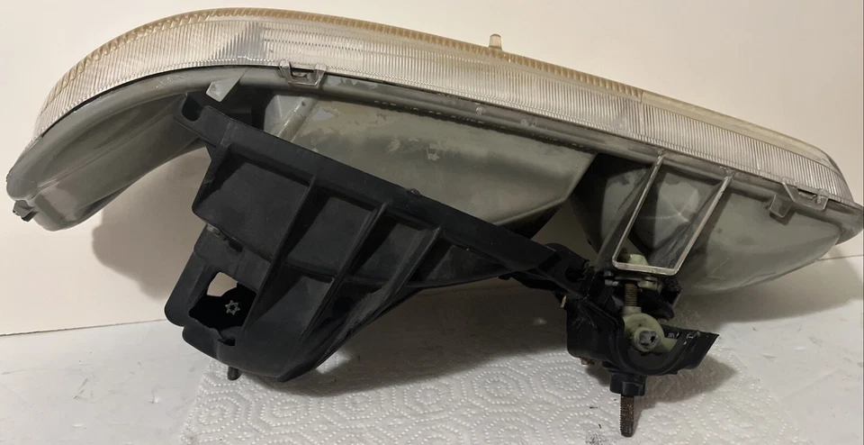 Genuine GM - Chevy Tahoe '00-04 - Left Side Headlight Lamp Assembly - #16524537 - Image 3 of 4