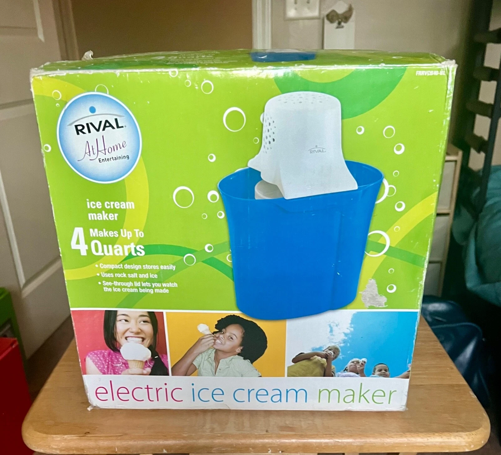 RIVAL ELECTRIC ICE CREAM MAKER 4 QUART BLUE NEW