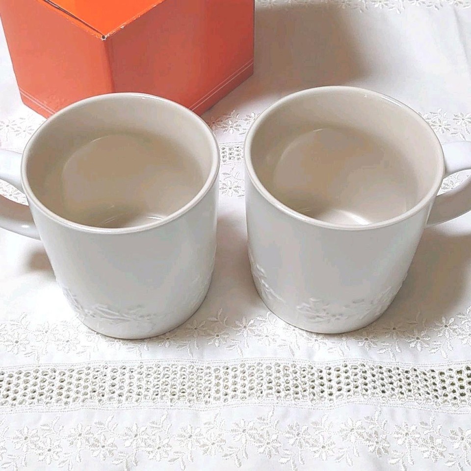 Le Creuset Xmas Mag Holy Relief eBay