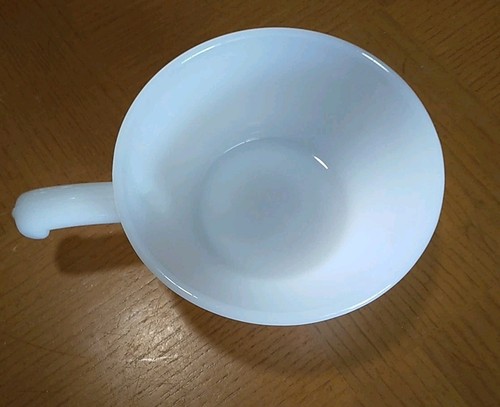 Vintage Anchor Hocking Fire King Oven-Proof White Milk Glass Handled Soup Bowl - Picture 1 of 4
