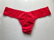Hanky Panky Women's Signature Lace Low Rise Thong Underwear Red