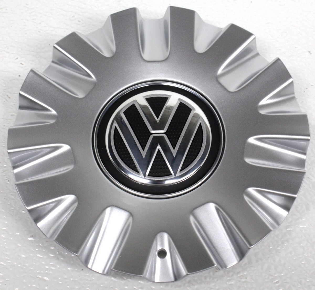 父の日SALE~6月15日迄~【未使用品】1PIU1UGUALE3 GOLF M OEM Volkswagen Golf Wheel Center Cap 5G0-601-149-YUI ONE CAP
