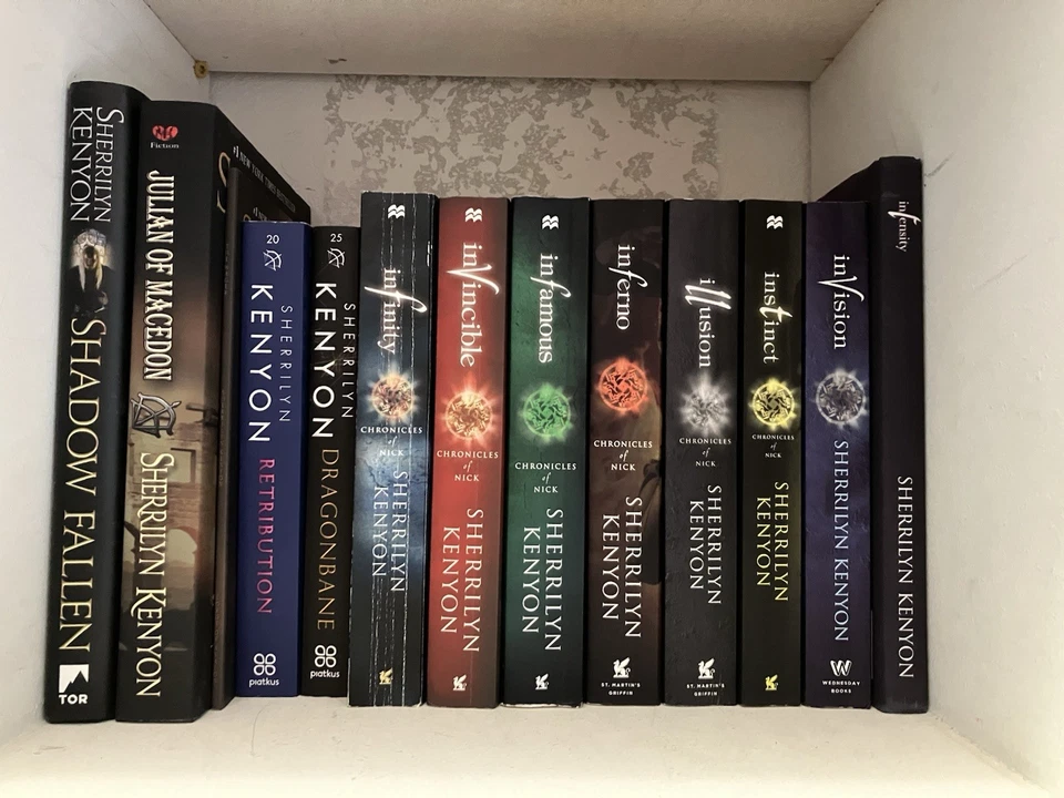 Lot of 52 Dark Hunter Series by Sherrilyn Kenyon Including Chronicles Of Nick Foto 4 de 4