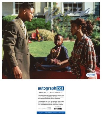 VIVICA A. FOX INDEPENDENCE DAY WILL SMITH AUTOGRAPH SIGNED 8x10 PHOTO - ACOA COA