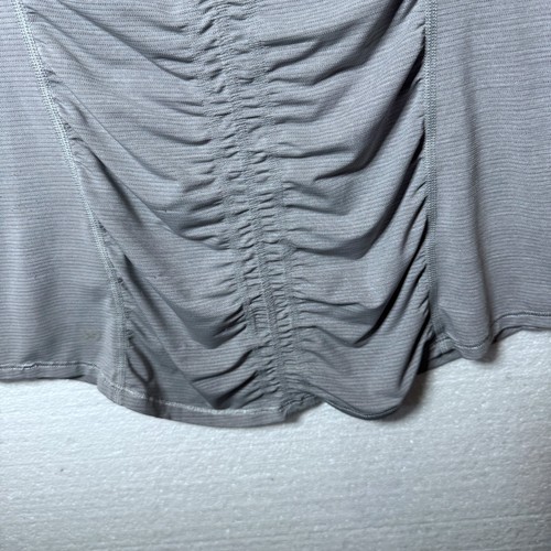 Lululemon Size 6 Sweat Life Gray Athletic V-Neck Running Shirt Ruched Graphic - Picture 7 of 10