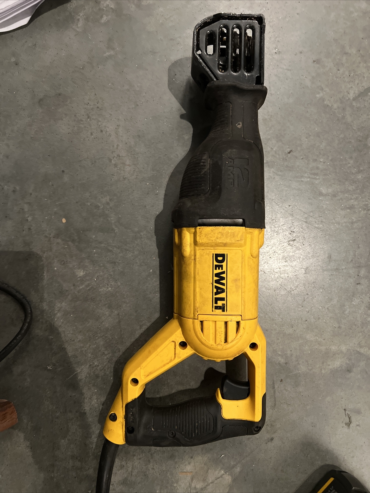 Dewalt DWE305 12 Amp Keyless Variable Speed Corded Reciprocating Saw