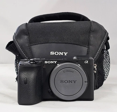 #Sony Alpha a6600 24.2MP Mirrorless Camera-(13K COUNT) (S/N 5471257)+ SONY BAG