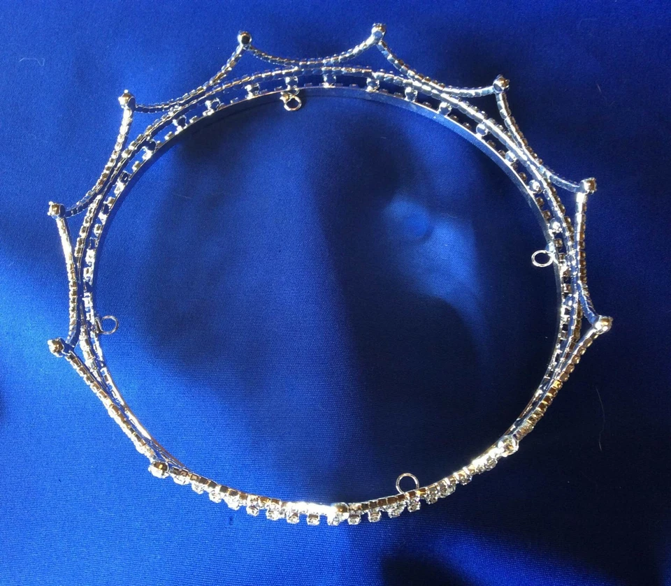 Rhinestone Crown - Silver plated metal with crystals Foto 2 de 4