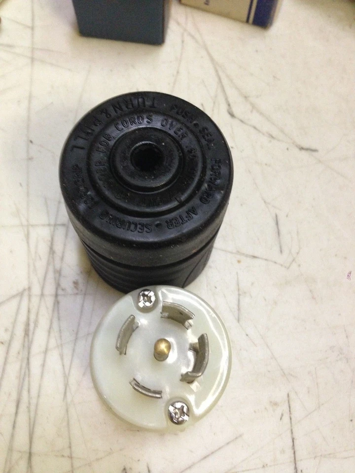 1 PASS & SEYMOUR L2330-P ENCHUFE TURNLOK Foto 2 de 3