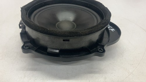 Range Rover Sport L320 05-13 n/s near passenger left front door speaker - Picture 5 of 12