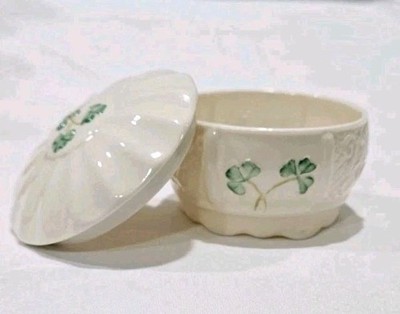 VTG 1980s Belleek Ireland Nadine Shamrock & Basket Weave Porcelain Trinket Box