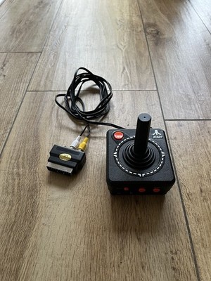 Atari Plug & Play Classic Games TV Joystick Konsole, 10 Spielern