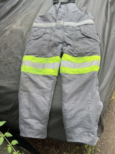 Modern Refrigi Wear 7250R Overalls Mens L Gray For Parts - product listing photo