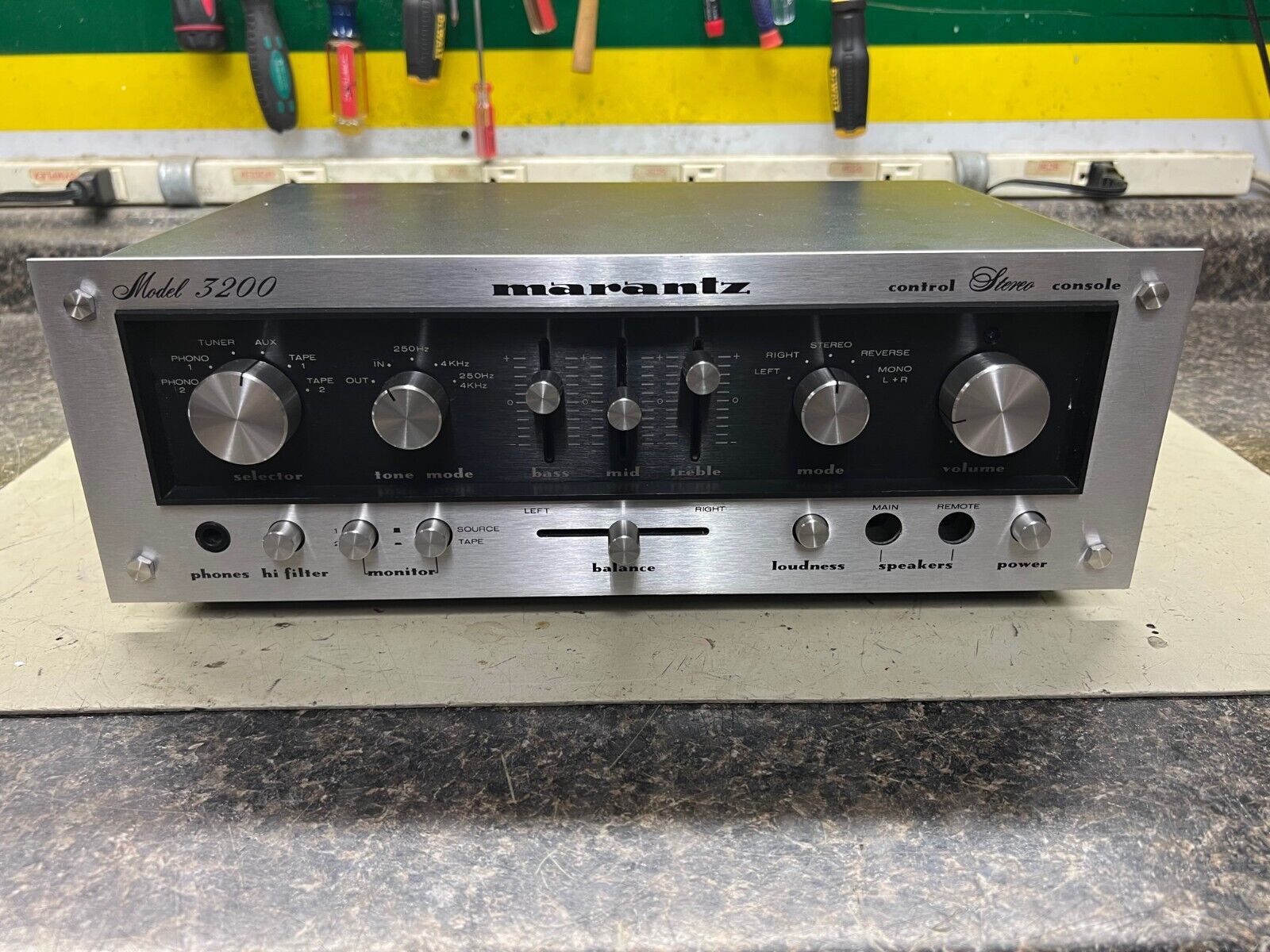 Marantz Model 3200 Amplifier Preamp Stereo Control Console AS IS For Parts 