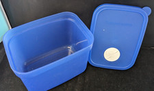 Tupperware Container 1 liter  2792A-7 EUC