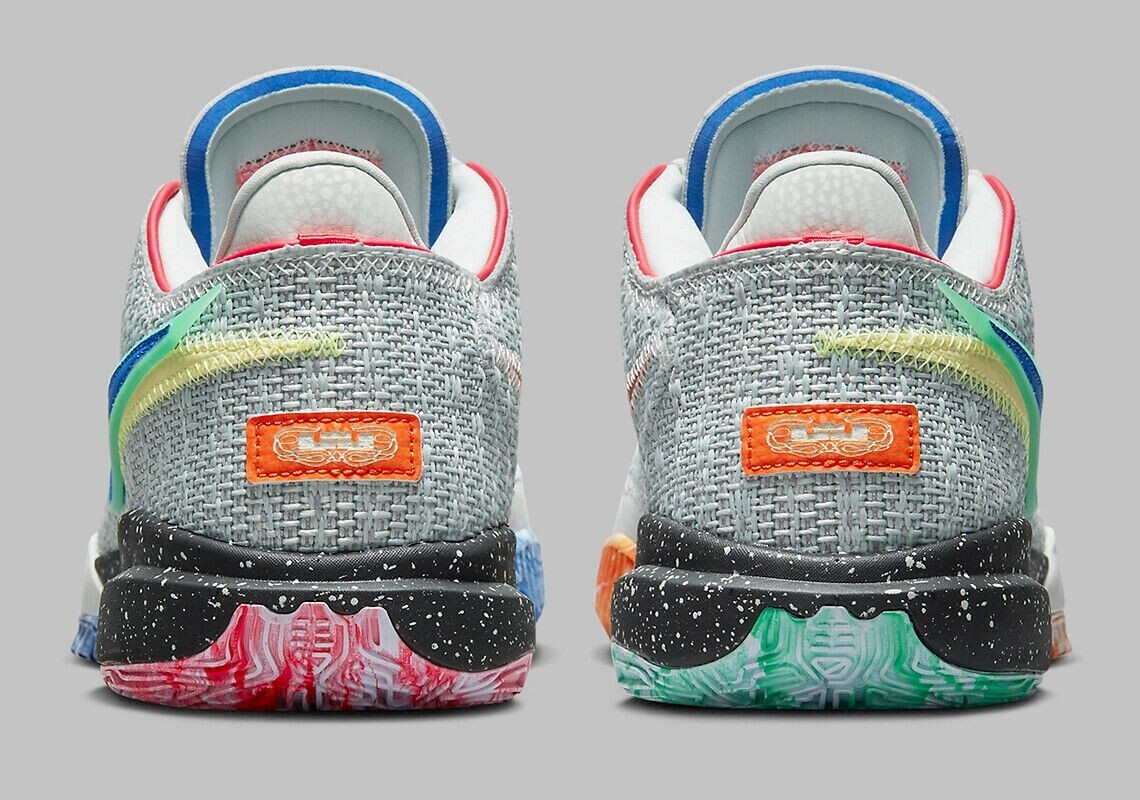 Lebron XX Men’s Size 7.5/Women 9 Silver/Hyper Royal DJ5423 002 - EUC s-l400.jpg main image 2
