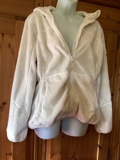 Berghaus women’s Cream fluffy fleece Jacket size 12 size Large