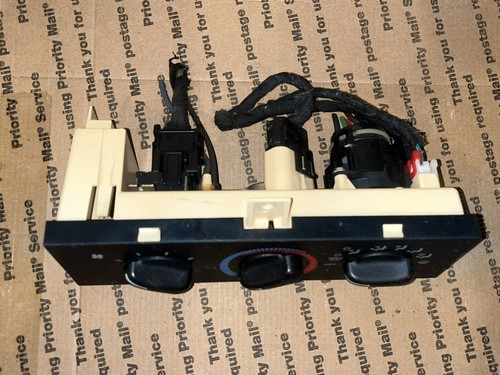 P55055459AE 1998-2003 Dodge Ram Van OEM Manual Temp Climate Control With AC - Picture 3 of 9