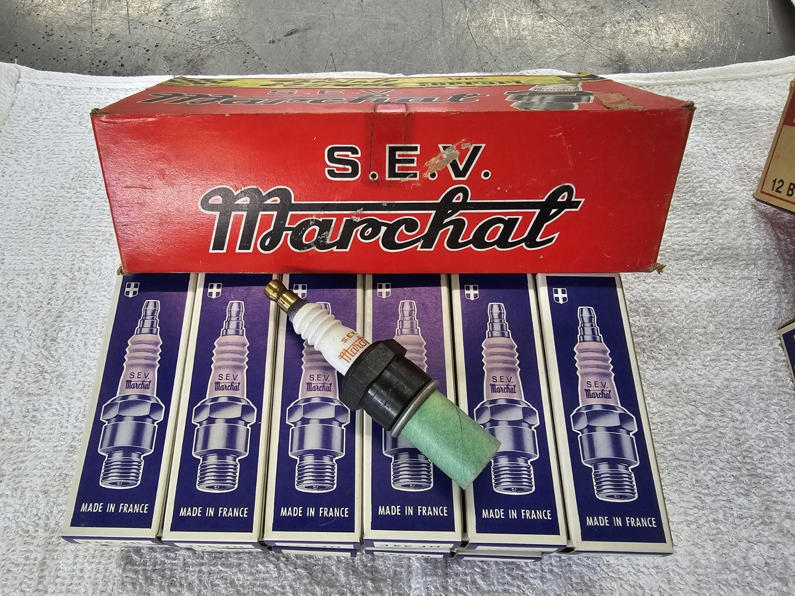 Ferrari V12 HFS34 S.E.V. MARCHAL SPARK PLUGS, COLOMBO V12 (1947 - 1988) Vintage