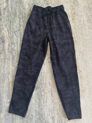Lululemon Pants Women Sz Black Camo Athletic Keep Moving Pant 7/8 High  Rise
