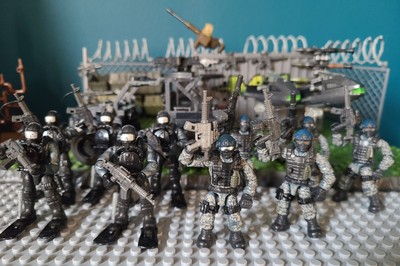 Mega Bloks Call of Duty Custom built SEAL Team, ATV und Tauchboote. 