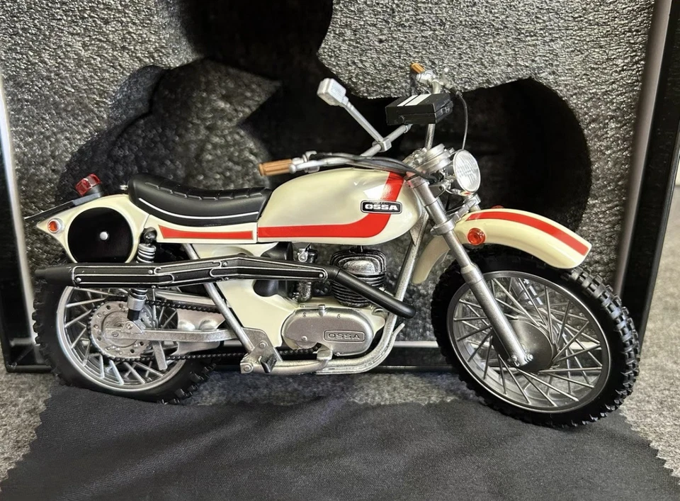 1/12 Scale MOTO OSSA 250 EA73 ENDURD Motorcycle Elite Diecast Model Toy - Image 2 of 4