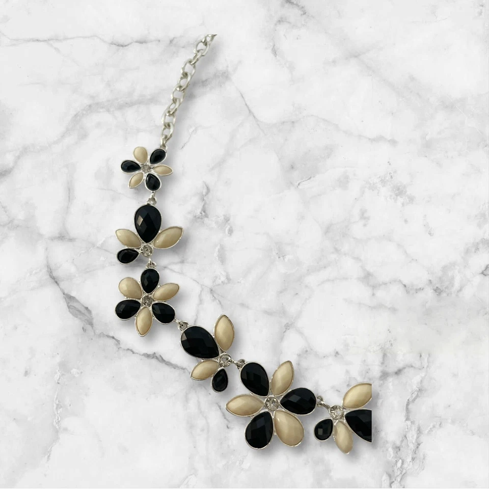 ПРОДАЖИ цветочный черный и белый Swarovski кристалл ожерелье красиво! - Изображение 3 из 3