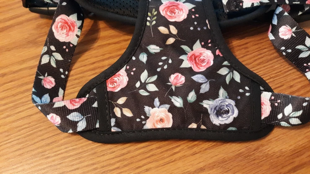 Dog Harness Size Large with walking Leash Black with Roses new