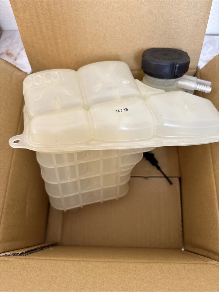 Резервуар охлаждающей жидкости двигателя Dorman 603-363 подходит для BMW M5 Z8 - Изображение 3 из 4