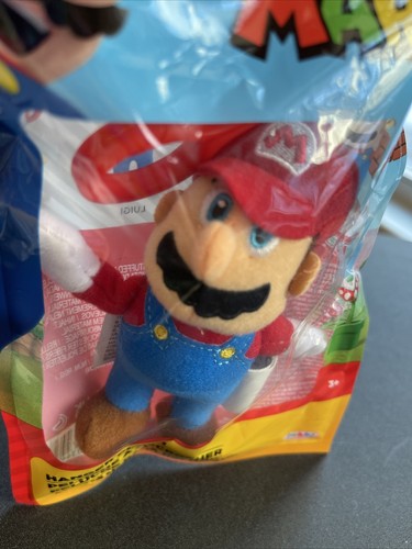 Super Mario World of Nintendo - Mario 5’’ Plush Hanger - Picture 4 of 5