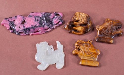 Mixed Quartz Gemstones Animal Pendants Figurals Lot of 5 Lion Foo Dog Fish Tiger