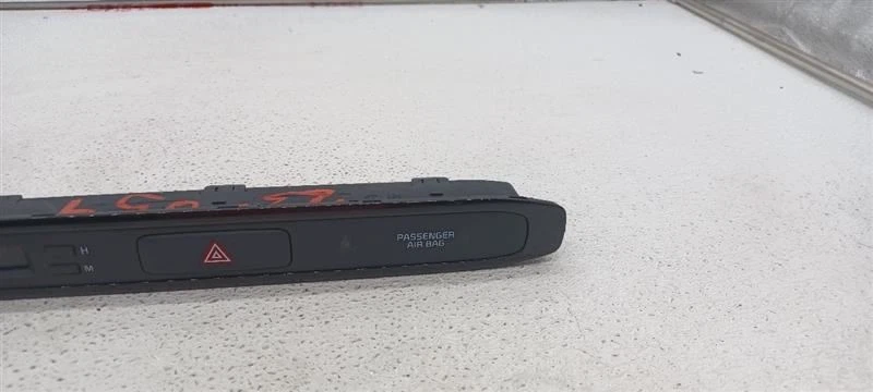 15 16 17 18 KIA SEDONA RELOJ DIGITAL / INTERRUPTOR DE PELIGRO OEM 94510-A9100 Foto 4 de 4