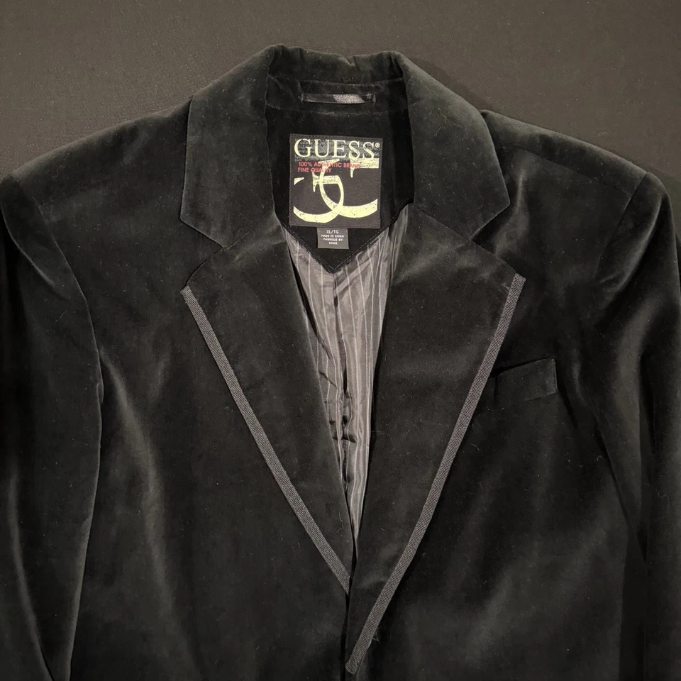 GUESS Men’s Black Velvet Blazer Suit Jacket Size XL Two Button - Image 2 of 4