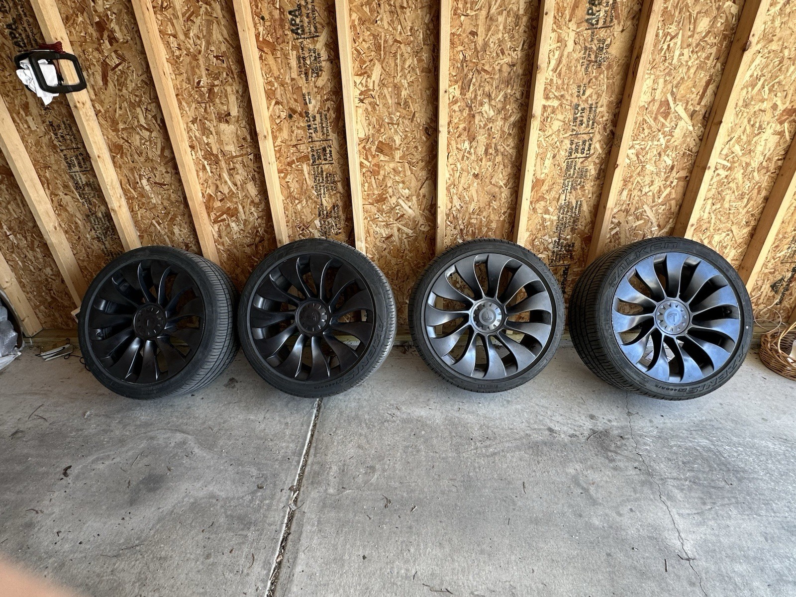 OEM Tesla 21" Uberturbine Wheels, Tires, TPMS, Caps Model Y Performance
