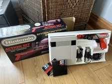 Nintendo NES Console Action Set With Zapper, Super Mario Bros / Duck Hunt Retro
