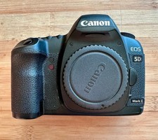 Canon EOS 5D Mark II 21,1MP DSLR-Kamera - Schwarz inkl. RS60-E3