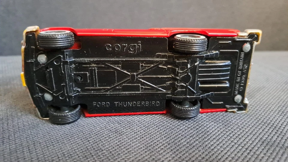 Modellauto - CORGI TOYS 348 - FORD THUNDERBIRD - Bild 4 von 4