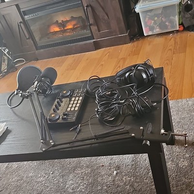 Maono USB Audio Interface Podcasting Kit with Microphone, Boom Arm, Headphones