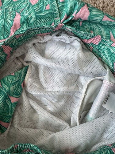 Vineyard Vines Swim Trunks Chappy Mint Green Pink Boys Sz 8/10 Lined Palm Leaves - Picture 6 of 6