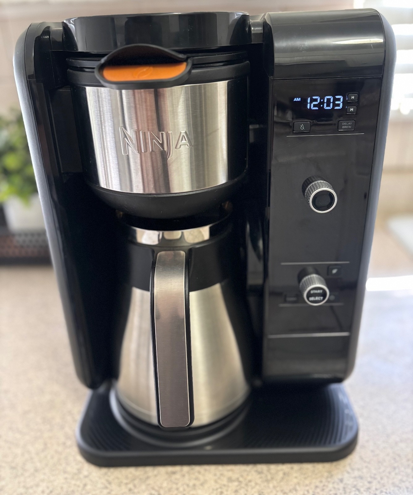 Shark Ninja CP307 Hot and Cold Brewed Thermal Carafe Coffee Maker 10-Cup