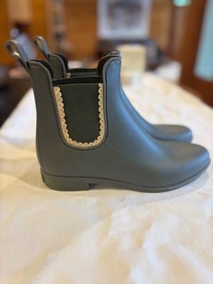 JACK ROGERS SALLIE RUBBER RAIN ANKLE BOOTS GREEN SIZE 9 EXC GENTLY USED COND