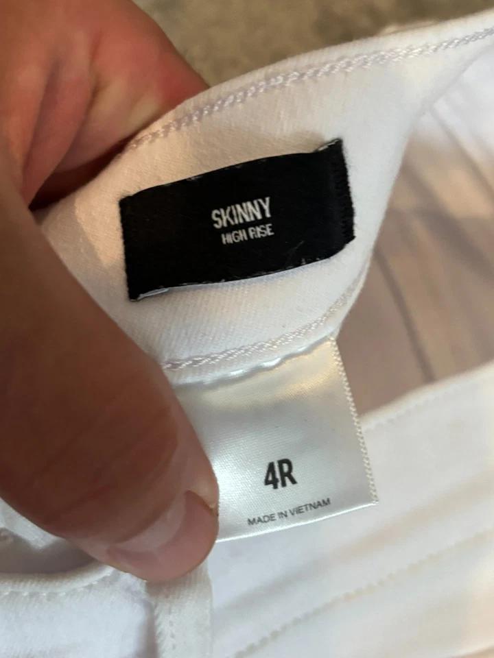 Pantalones de mezclilla Express para mujer 4R blancos ajustados tiro alto elásticos informales Foto 3 de 4